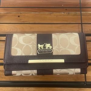 coach wallet clutch
